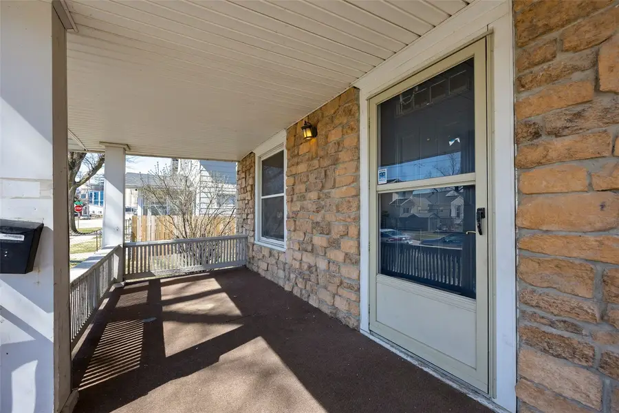 818 10th Ave Sw, Cedar Rapids, IA 52404 - #3