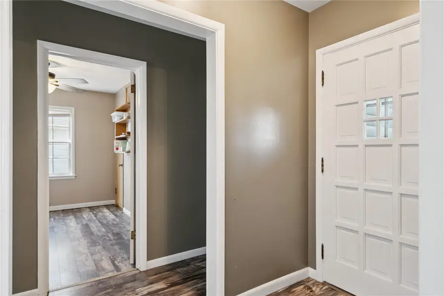 2421 10th Ave Sw, Cedar Rapids, IA 52404 - #3