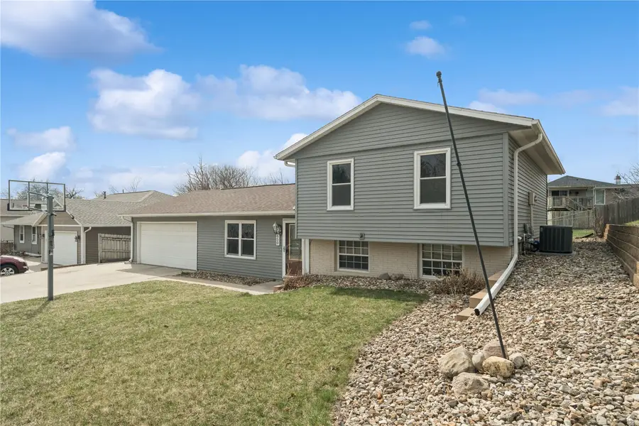 650 Olive Drive Nw, Cedar Rapids, IA 52405 - #2