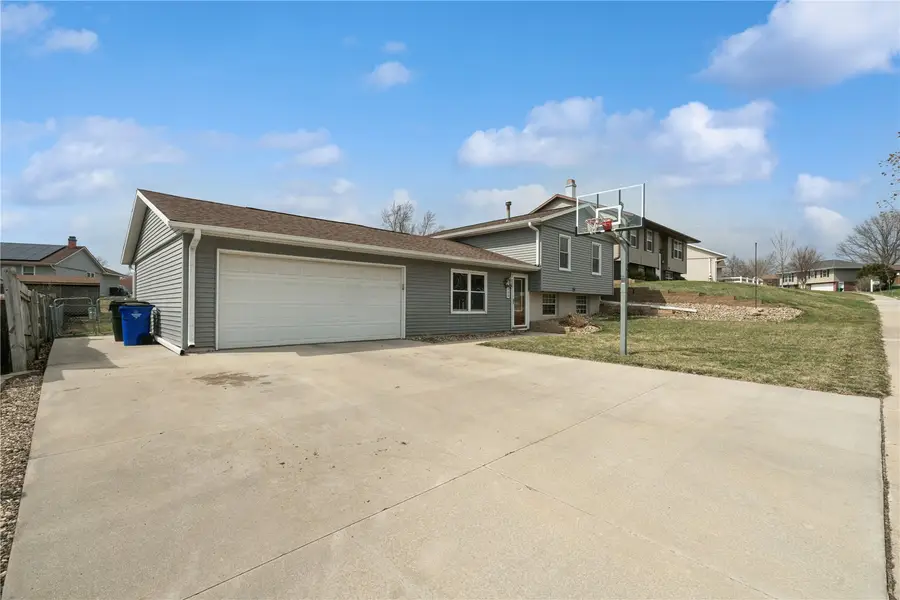 650 Olive Drive Nw, Cedar Rapids, IA 52405 - #3