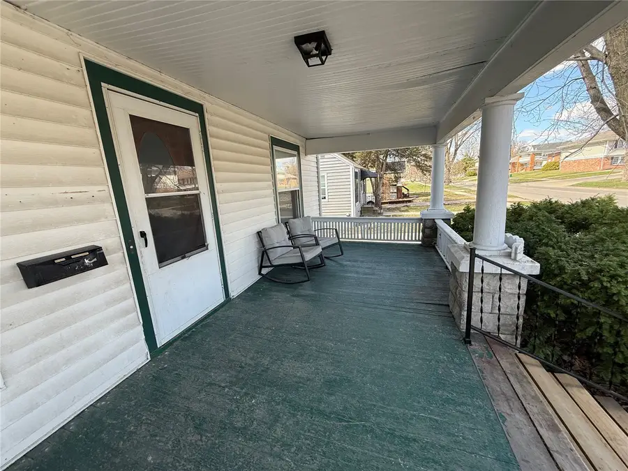 139 32nd Street Ne, Cedar Rapids, IA 52402 - #2