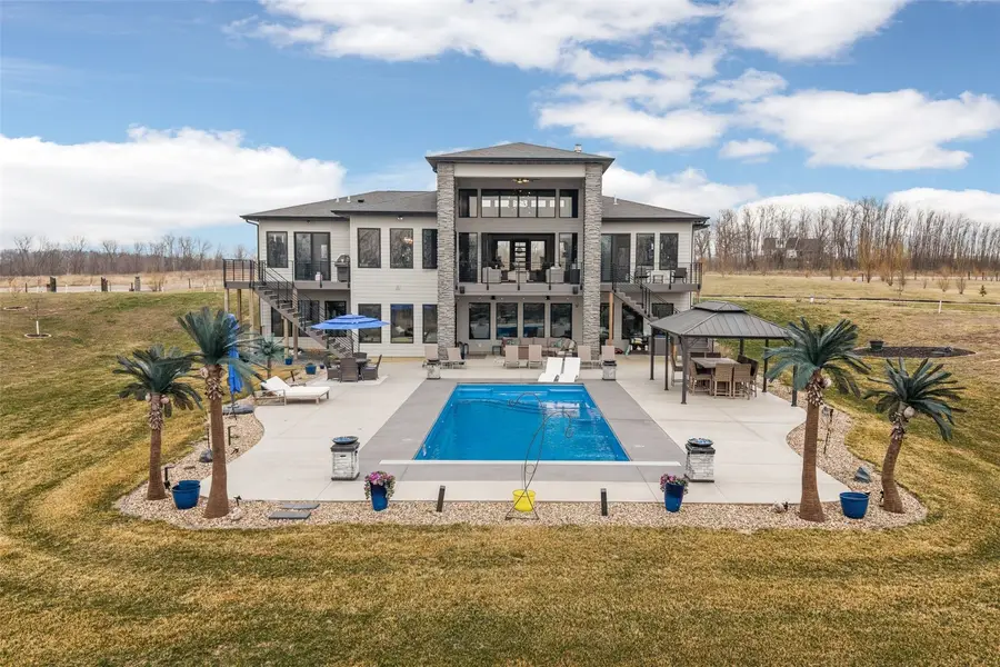 7505 Blairs Ferry Road, Cedar Rapids, IA 52411 - #2