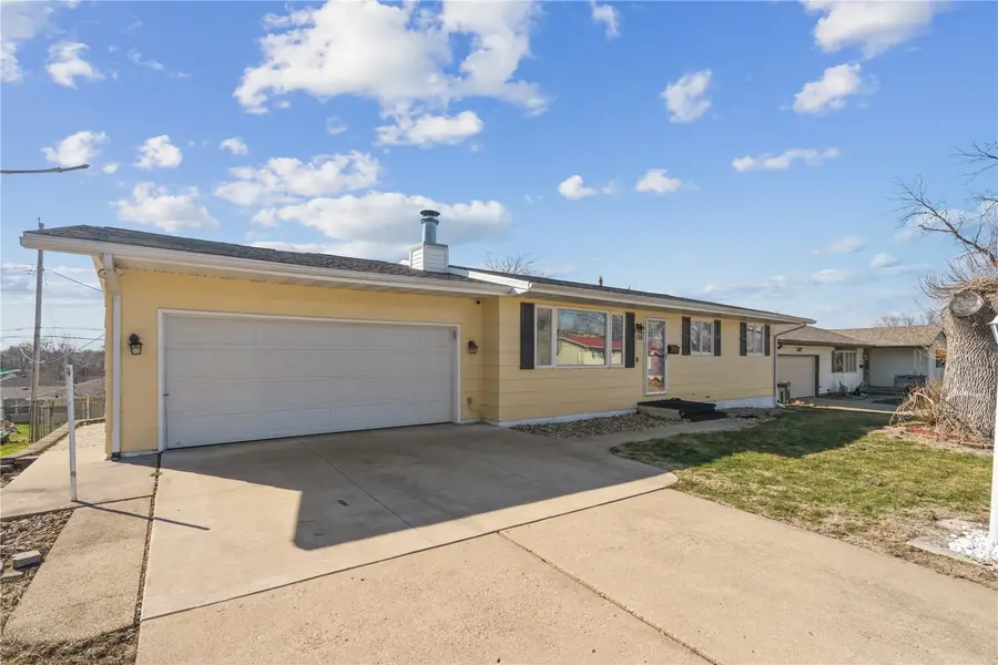 158 32nd St Nw, Cedar Rapids, IA 52405 - #2