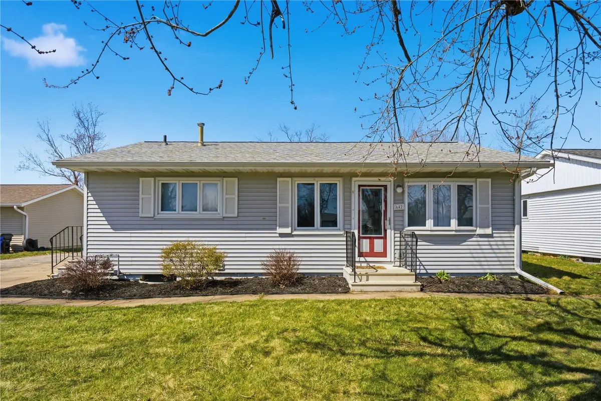 642 Old Marion Road Ne, Cedar Rapids, IA 52402 - #1
