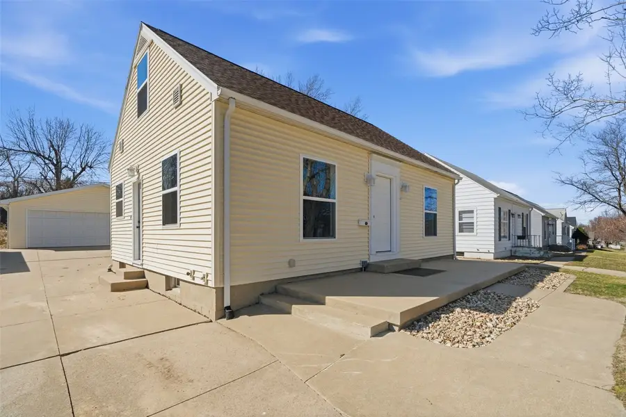 1111 33rd Street Se, Cedar Rapids, IA 52403 - #2