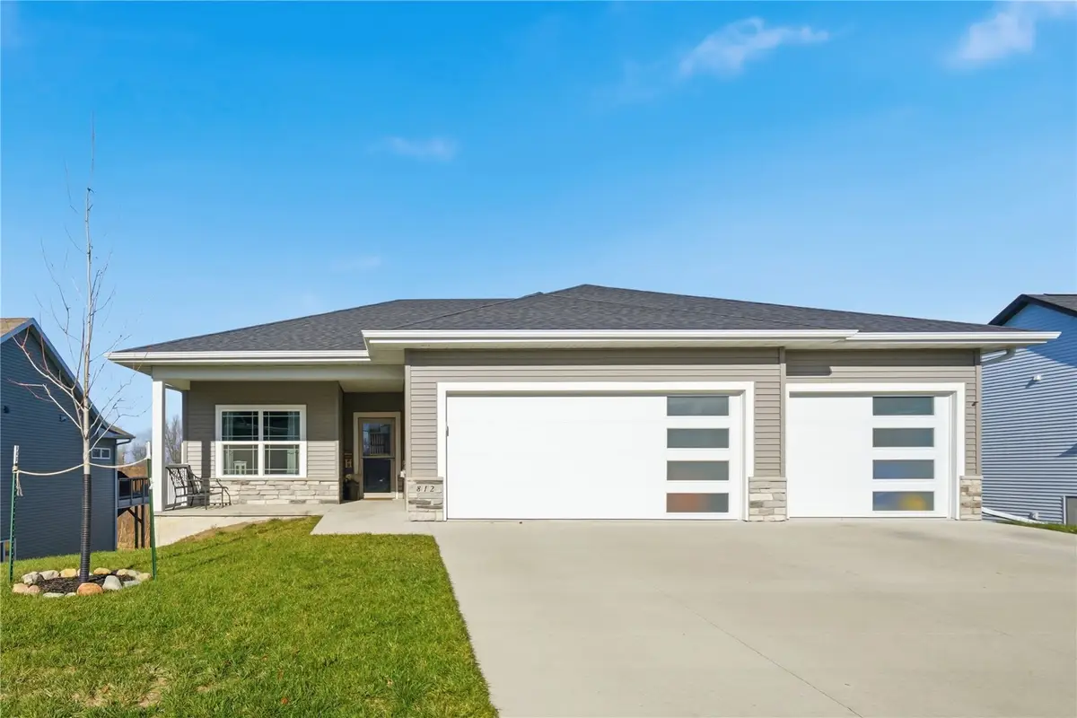 812 Old Mill Lane, Solon, IA 52333 - #1