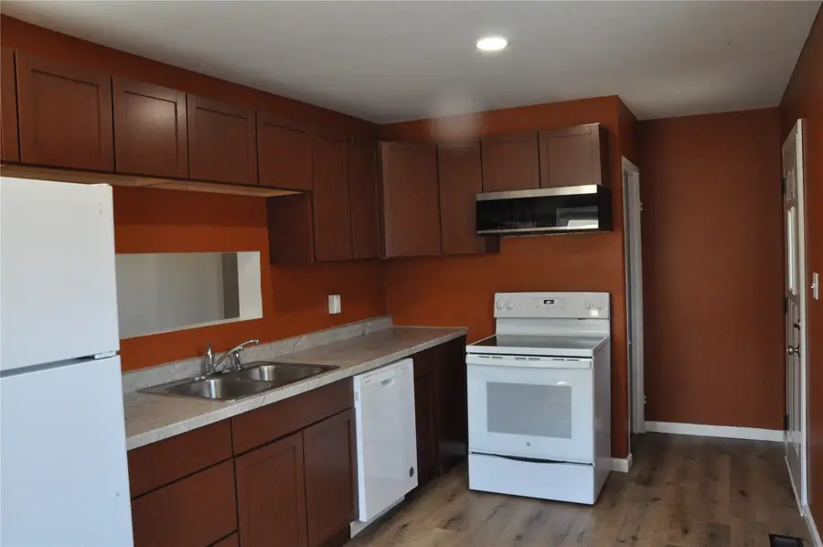 1208 38th Street Se, Cedar Rapids, IA 52403 - #2