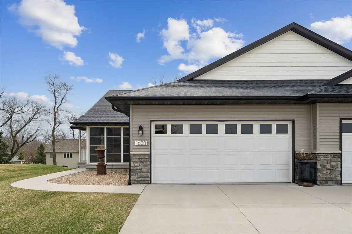 1603 Petrus Ne, Cedar Rapids, IA 52402 - #1