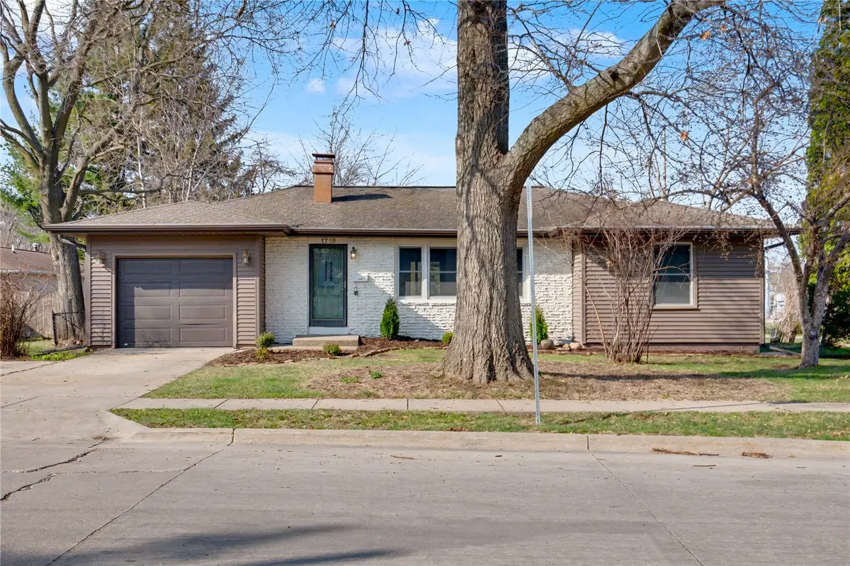 1718 Highland Avenue, Iowa City, IA 52240 - #1