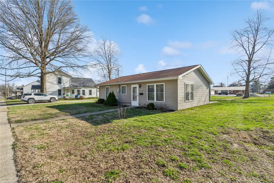 408 N White Street, Mount Pleasant, IA 52641 - #2