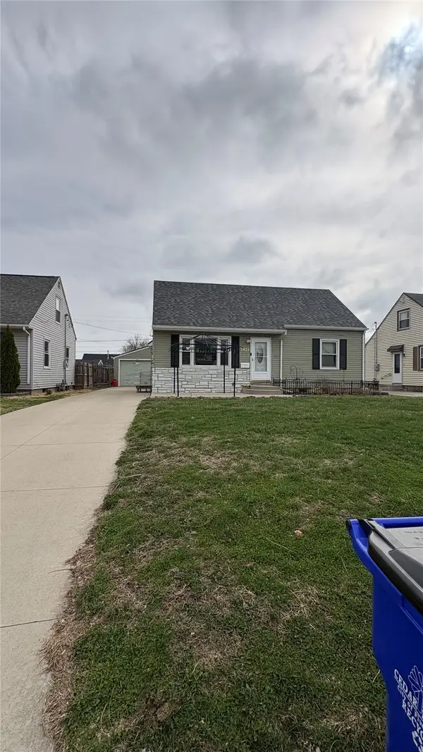 1421 9th St, Cedar Rapids, IA 52405