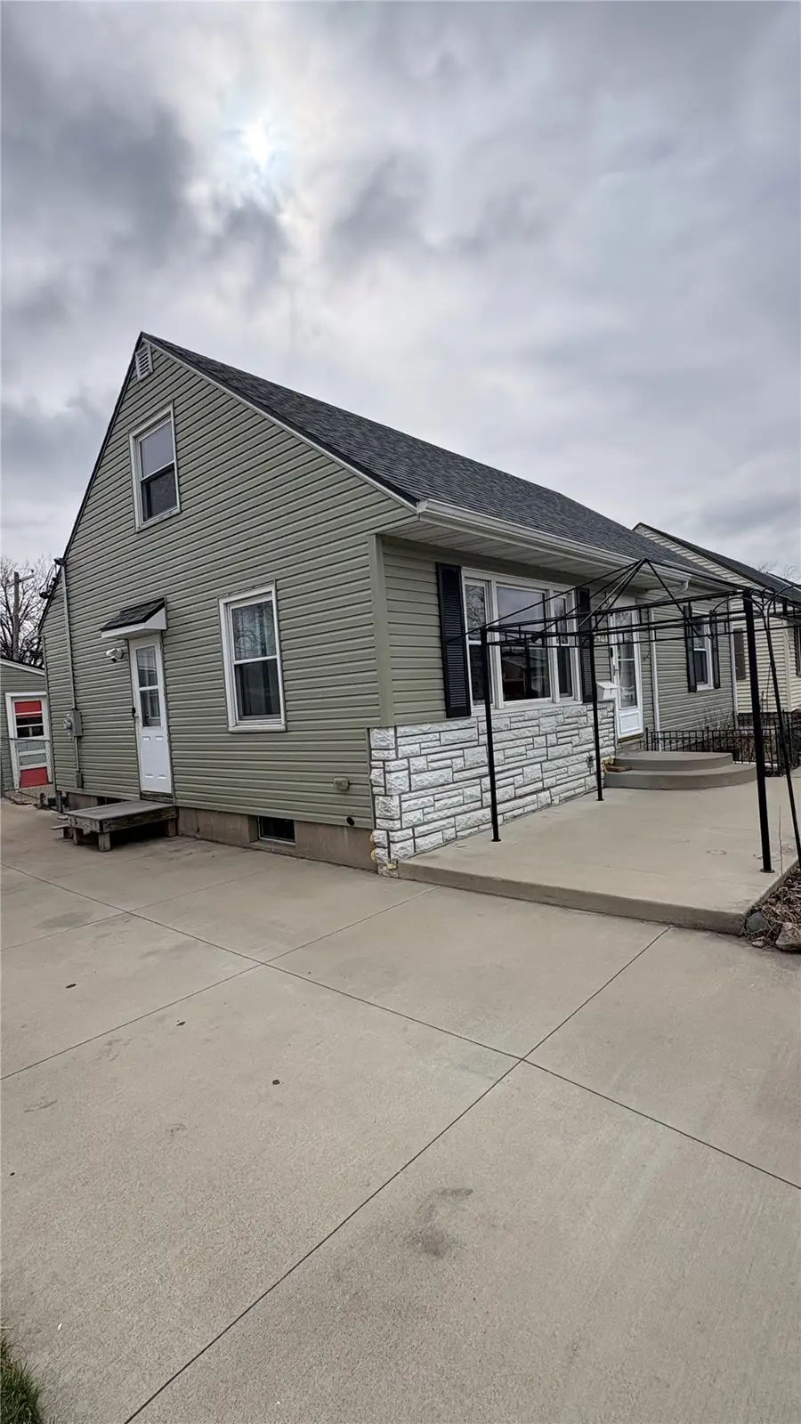 1421 9th St Nw, Cedar Rapids, IA 52405 - #2