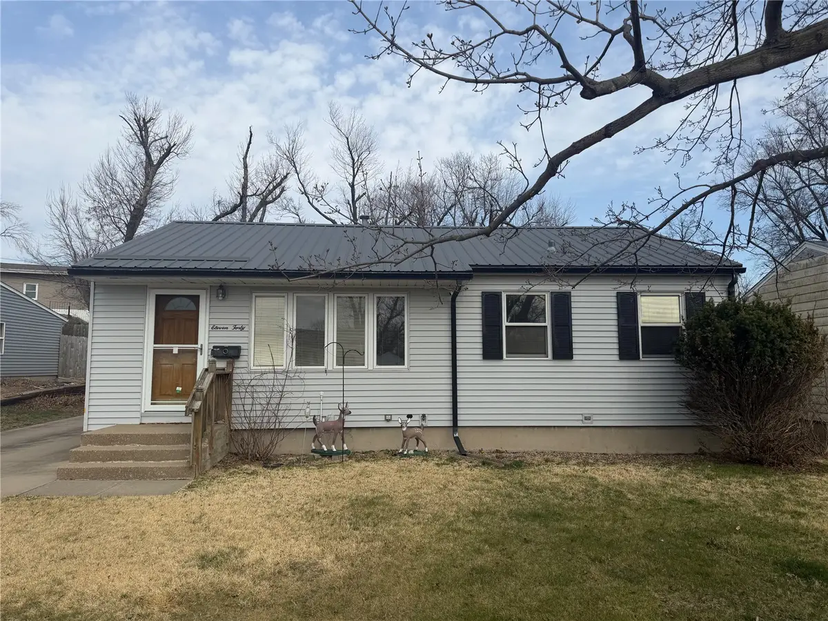 1140 Crestview Dr Se, Cedar Rapids, IA 52403 - #1