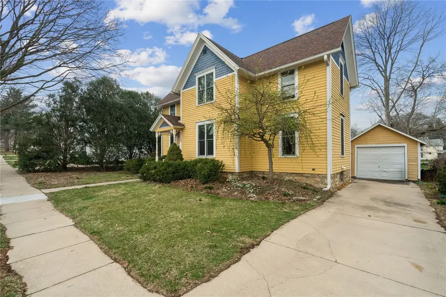 313 3rd Ave Nw, Mount Vernon, IA 52314 - #2