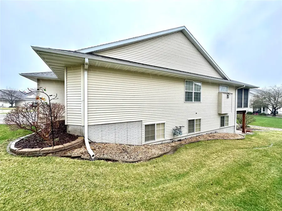 6720 Waterview Drive Sw, Cedar Rapids, IA 52404 - #3