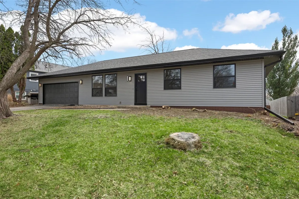 1505 Cottonwood Lane Ne, Cedar Rapids, IA 52402 - #1