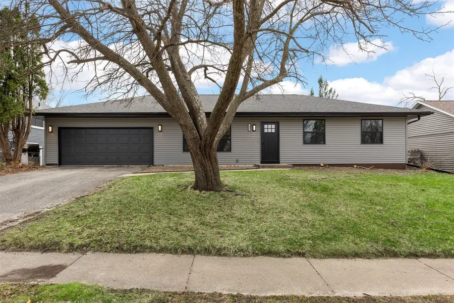 1505 Cottonwood Lane Ne, Cedar Rapids, IA 52402 - #2