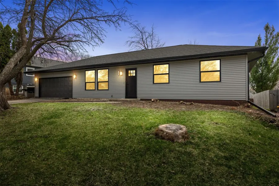 1505 Cottonwood Lane Ne, Cedar Rapids, IA 52402 - #3