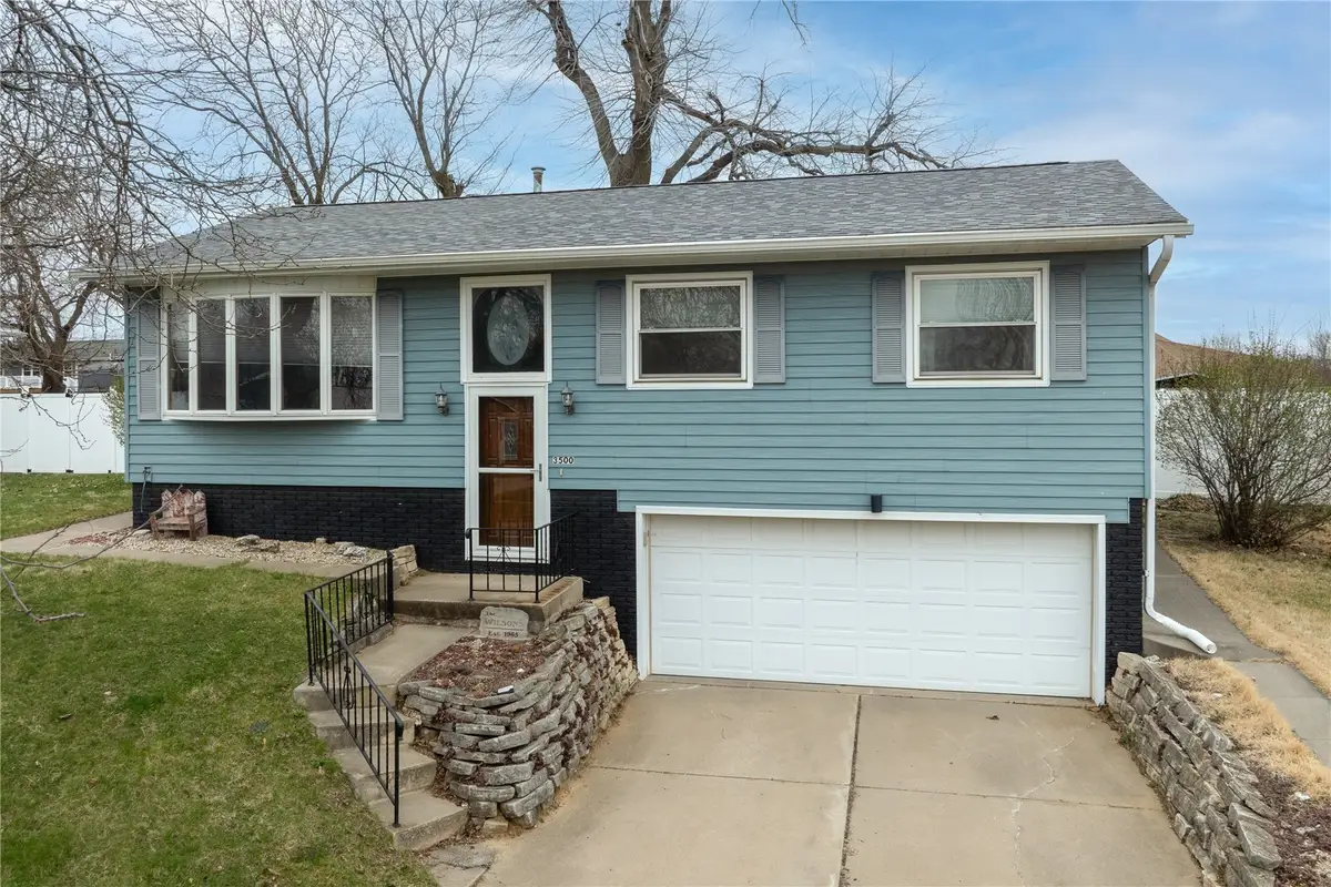 3500 Sunnydale Street Nw, Cedar Rapids, IA 52405 - #1