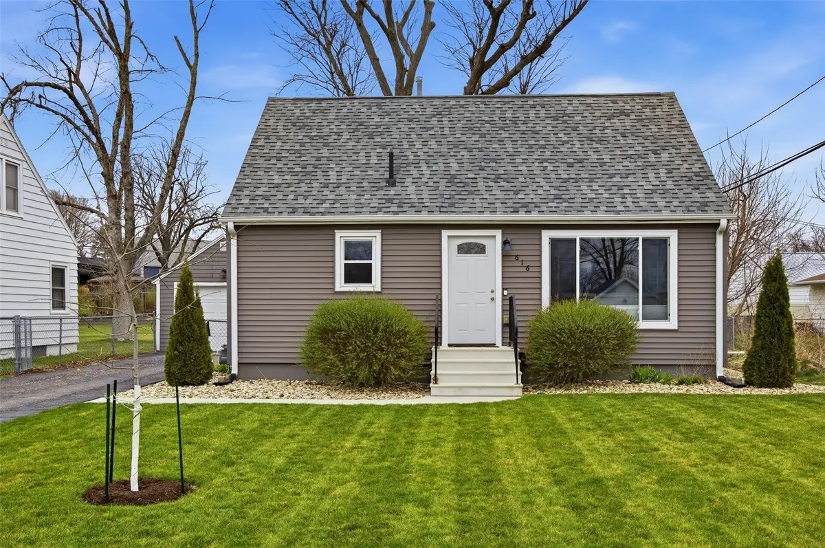 616 25th St Ne, Cedar Rapids, IA 52402 - #1