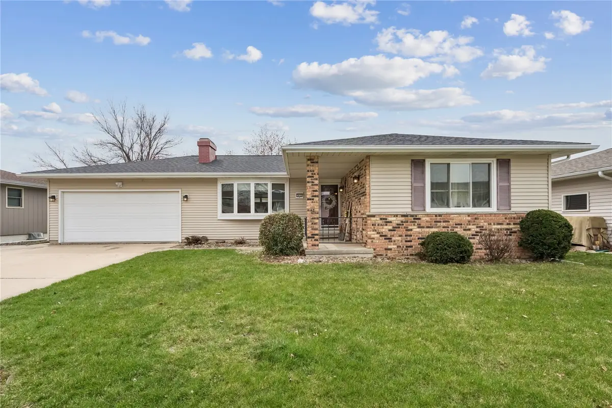 3435 25th Avenue, Marion, IA 52302 - #1