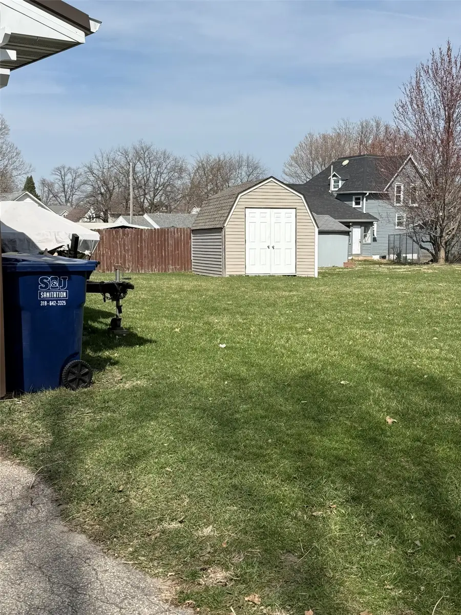 507 W 13th Street, Vinton, IA 52349 - #3