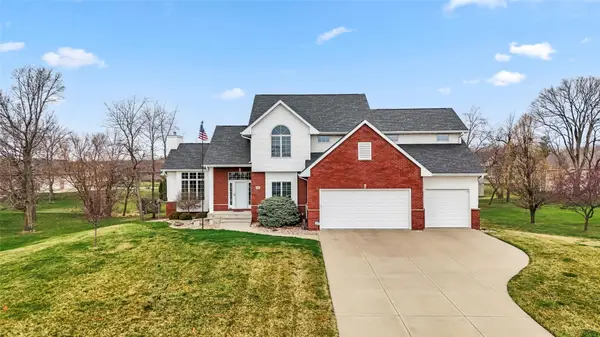 545 Evergreen Lane, Robins, IA 52328
