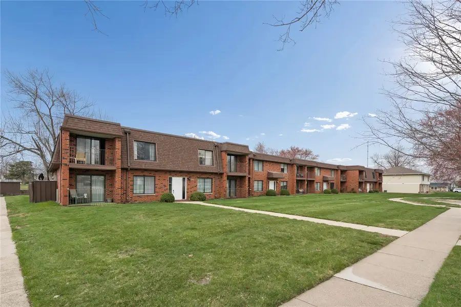 5703 Golden Ct Ne #42, Cedar Rapids, IA 52402 - #3