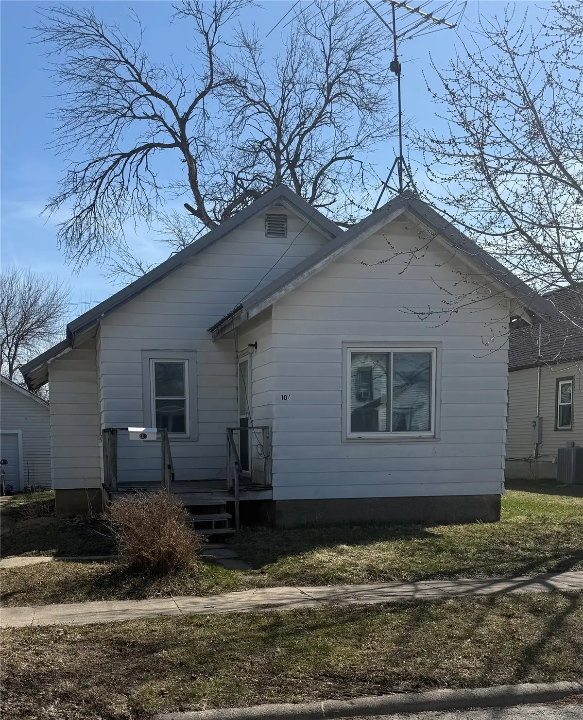 106 Ohio Avenue, Iowa Falls, IA 50126 - #1