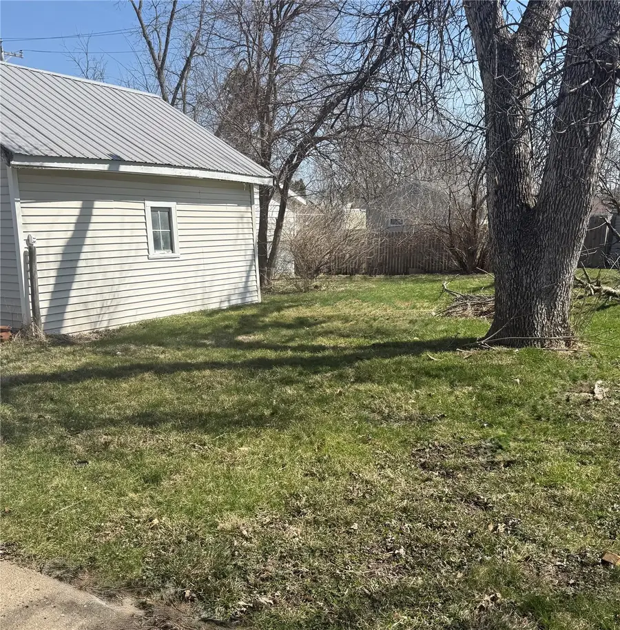 106 Ohio Avenue, Iowa Falls, IA 50126 - #3