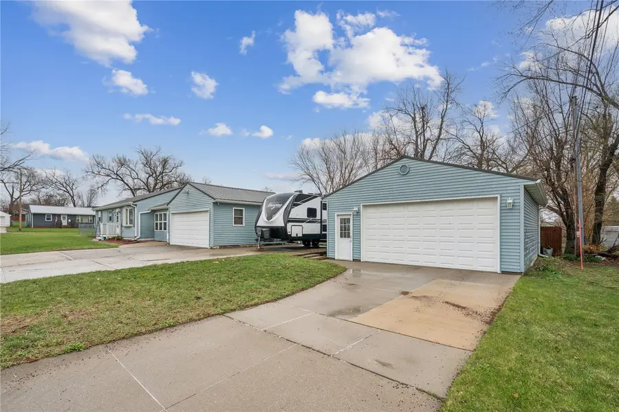 301 Marion Street, Hiawatha, IA 52233 - #3