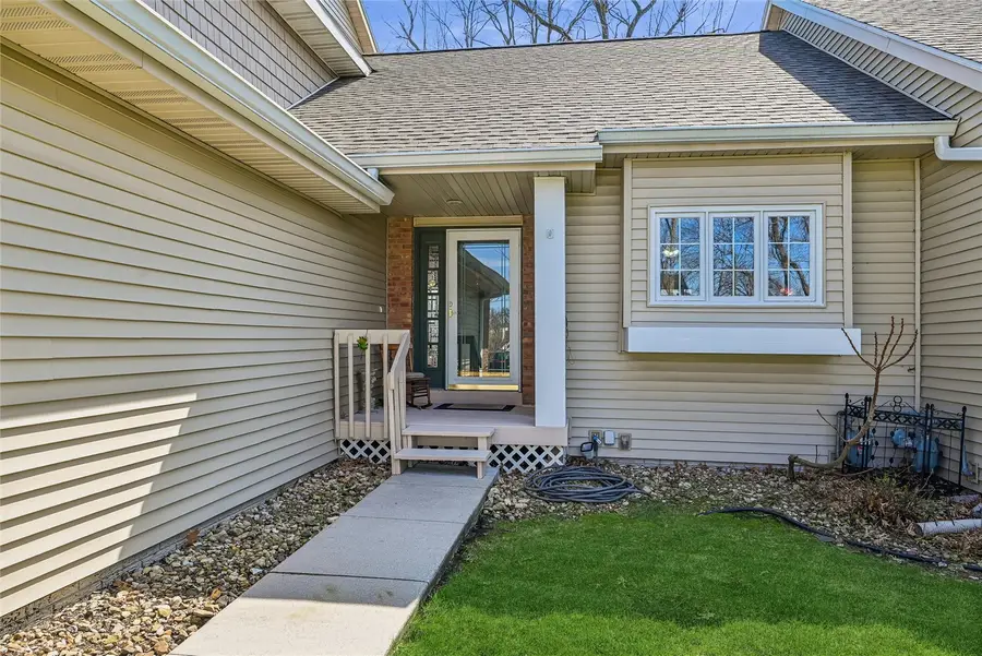 3315 Riverpointe Circle Ne, Cedar Rapids, IA 52411 - #3