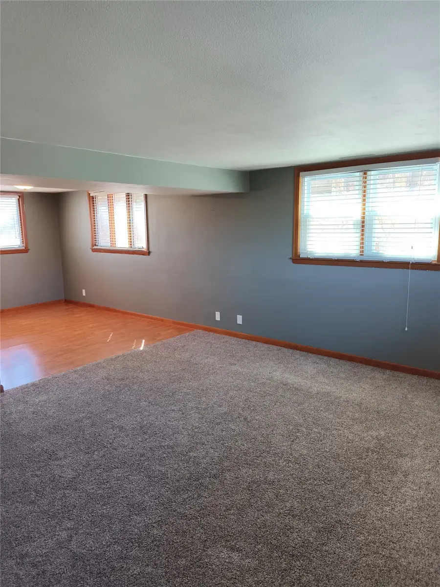 3614 Terrace Hill Drive Ne, Cedar Rapids, IA 52402 - #3