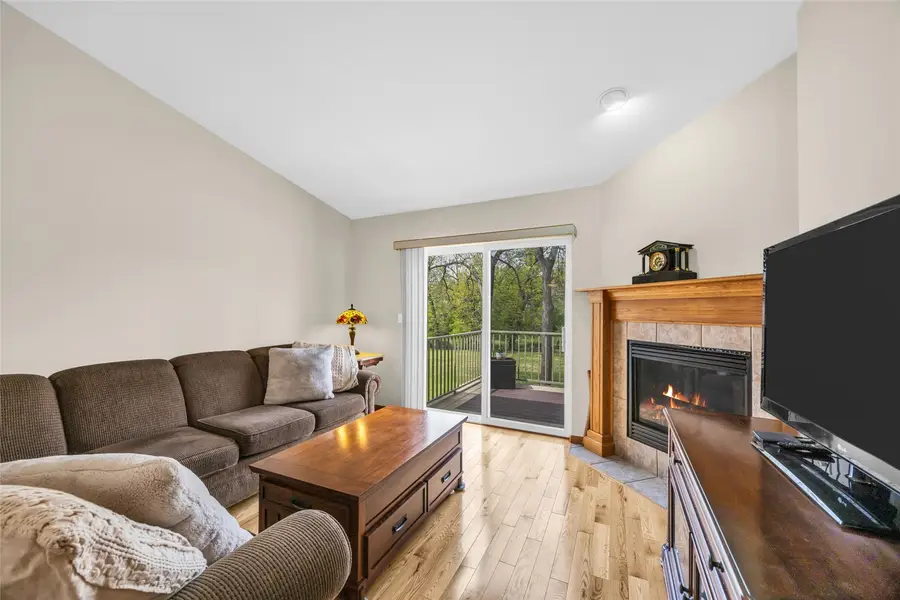 396 Teakwood Ln #D, Cedar Rapids, IA 52402 - #3