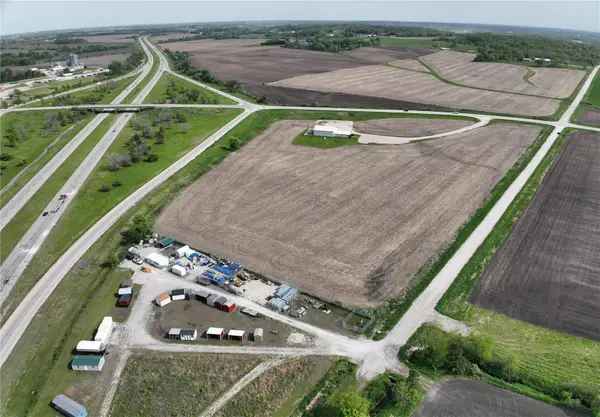 4299 Lewis Access Road, Center Point, IA 52213
