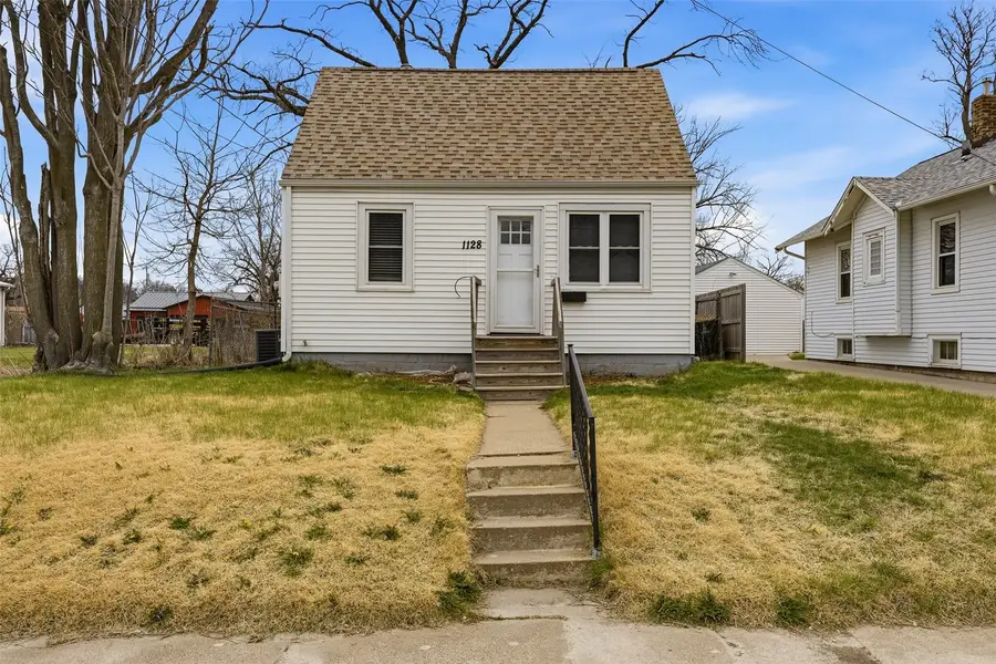 1128 I Avenue Ne, Cedar Rapids, IA 52402 - #2