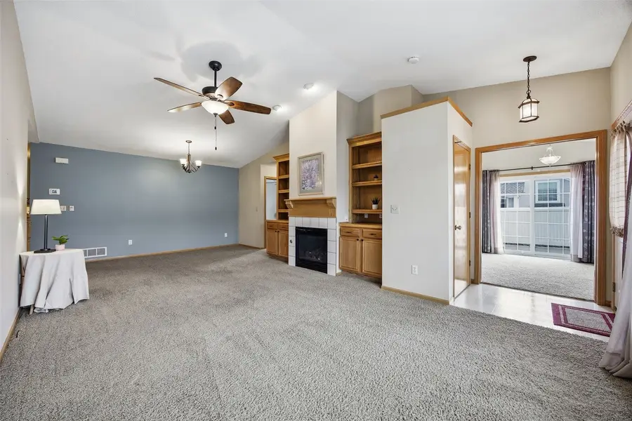 1033 74 Street Ne, Cedar Rapids, IA 52402 - #3