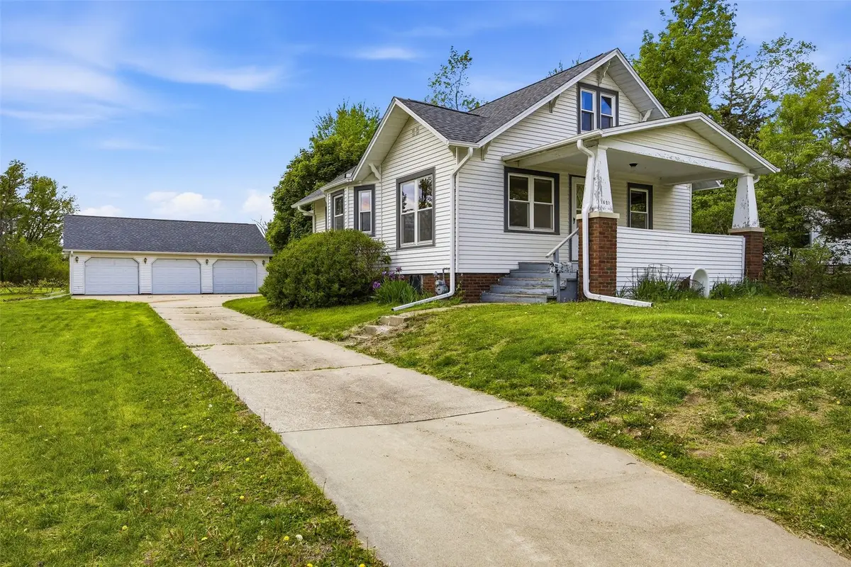 1621 Oakland Road Ne, Cedar Rapids, IA 52402 - #1
