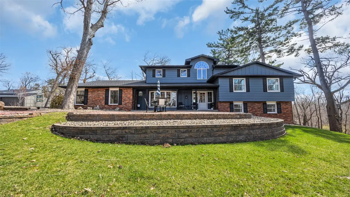 2055 Cottage Glen Drive Se, Cedar Rapids, IA 52403 - #1