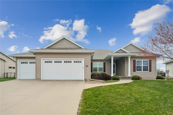 225 17th Avenue Court, Hiawatha, IA 52233