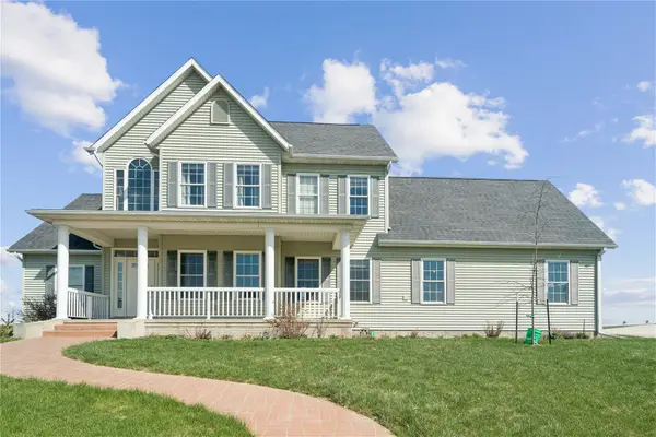 123 Cottage Drive, Mechanicsville, IA 52306