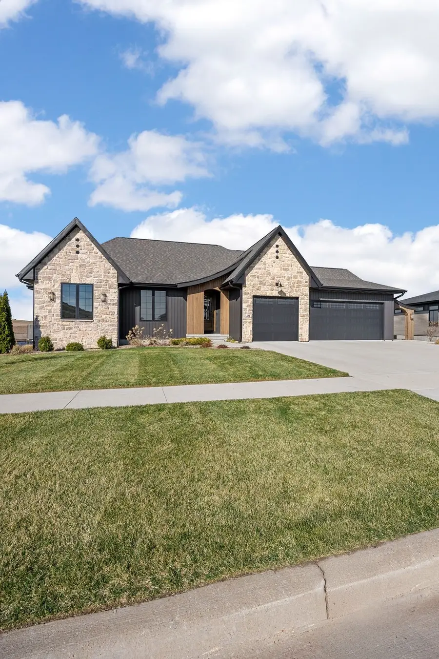 1425 Heartland Street, Fairfax, IA 52228 - #2