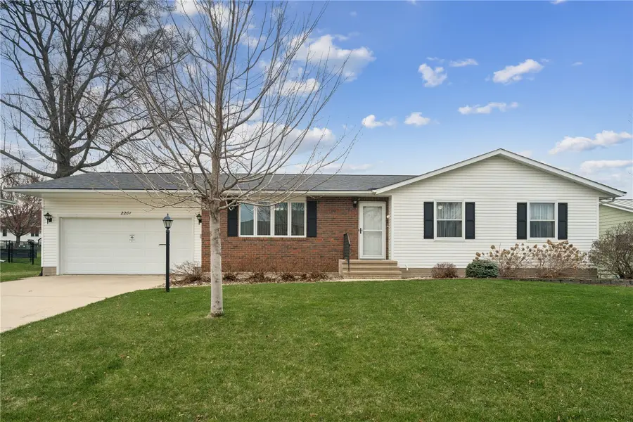 2201 Balsam Dr Sw, Cedar Rapids, IA 52404 - #2