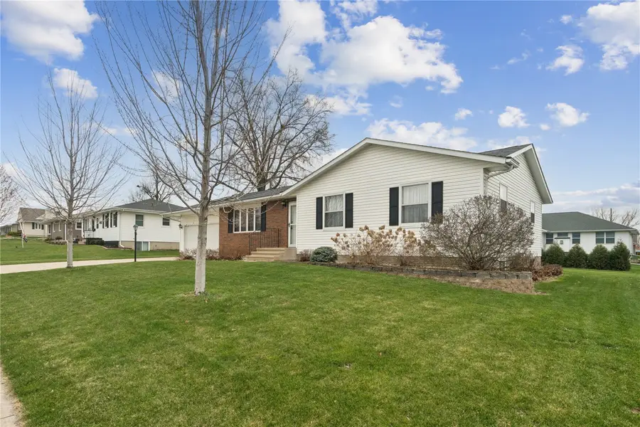 2201 Balsam Dr Sw, Cedar Rapids, IA 52404 - #3