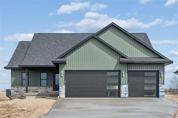 900 Crestview Drive, Solon, IA 52333