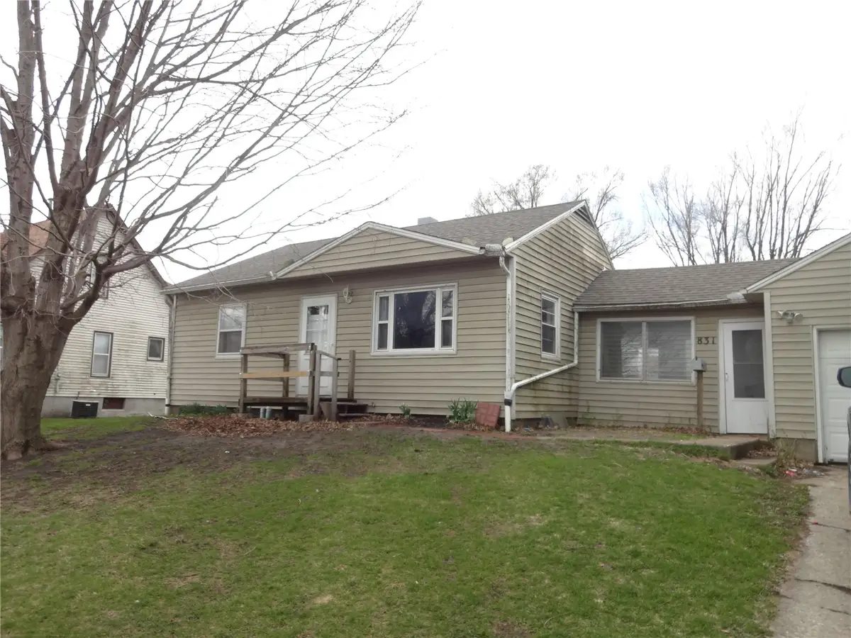 831 Western Avenue, Marengo, IA 52301 - #1