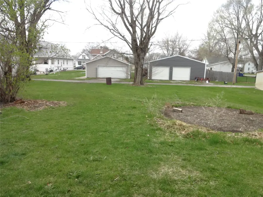 831 Western Avenue, Marengo, IA 52301 - #3