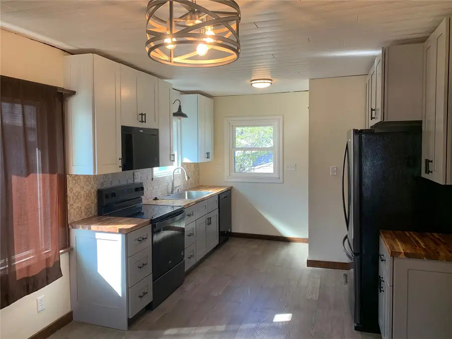 1058 G Avenue Nw, Cedar Rapids, IA 52405 - #3