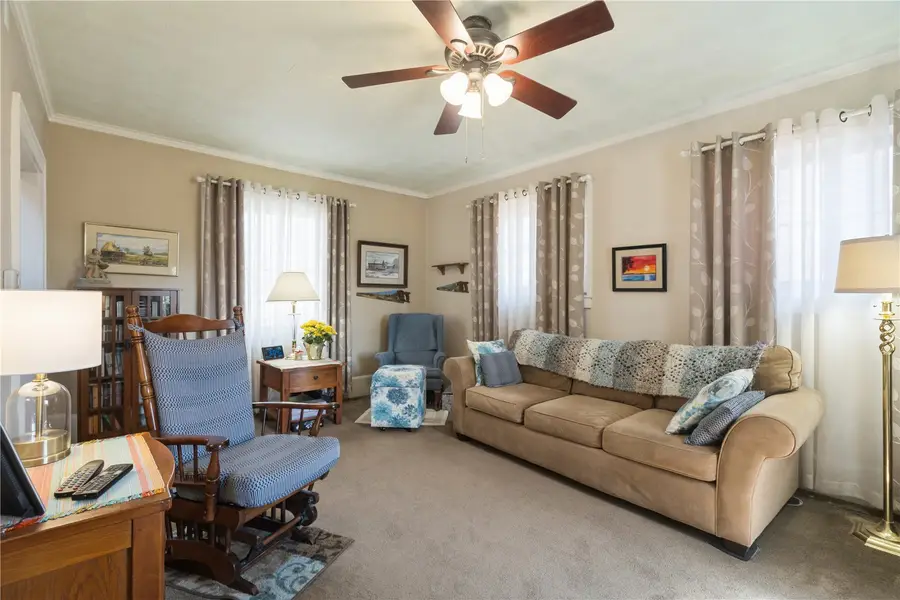 311 22nd St Ne, Cedar Rapids, IA 52402 - #3