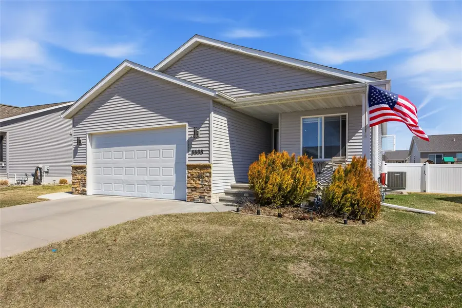 8608 Flatbush Court Ne, Cedar Rapids, IA 52402 - #2